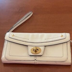 VINTAGE COACH white turnlock clutch wristlet wallet gold hardware